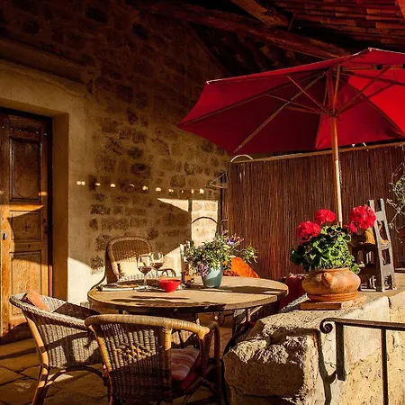 Chambres D'hotes Et Gites Le Mas Bleu & Spa Guest house