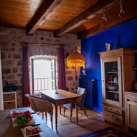 Guest house Chambres D'hotes Et Gites Le Mas Bleu & Spa