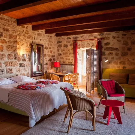 Chambres D'hotes Et Gites Le Mas Bleu & Spa * Rosieres (Ardeche)