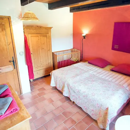 Chambres D'hotes Et Gites Le Mas Bleu & Spa Guest house