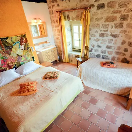 Guest house Chambres D'hotes Et Gites Le Mas Bleu & Spa *
